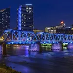 Breath Taking 2Br 2B Condo In The Heart Of Downtown Grand Rapids