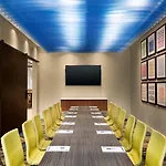 Holiday Inn Express & Suites Grand Rapids Airport North By Ihg