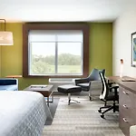 Holiday Inn Express & Suites Grand Rapids Airport North By Ihg