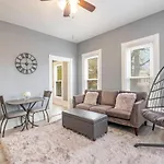 Retreat Suite 3 Modern Getaway