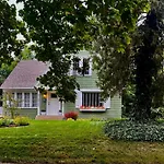 Cozy Cape Cod