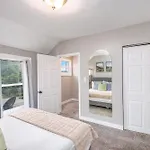 Cityscape Suite - New Corporate Apt Downtown