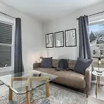 The Downtown Delight - New Corporate Apt Downtown
