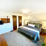 Luxe & Serene Gem, Arches Cottage Retreat