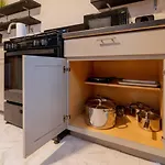 Stylish Home Near Heart Of Downtown Sleeps 8
