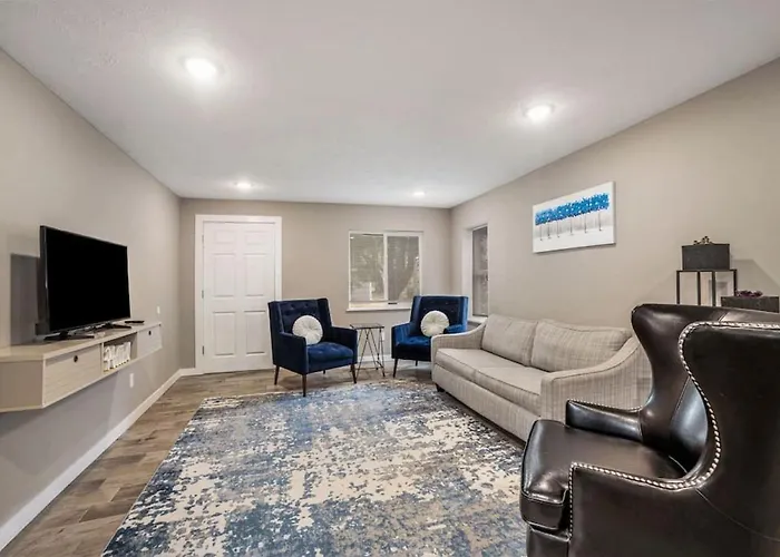 Urban Chateau Downtown Retreat