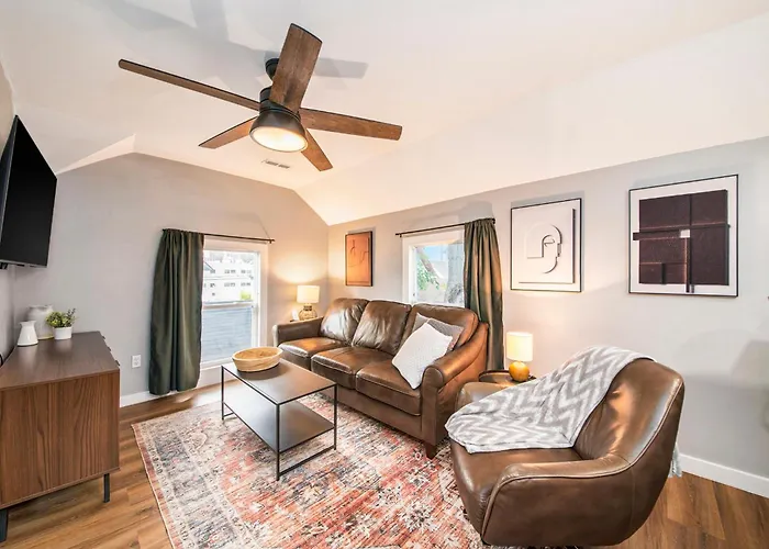 Cityscape Suite - New Corporate Apt Downtown