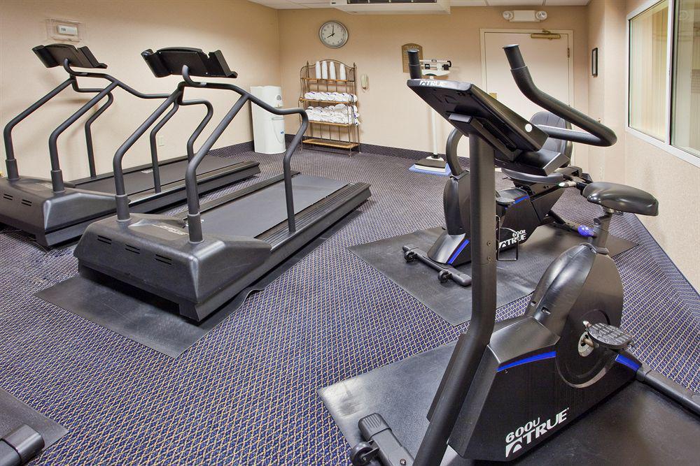 Express & Grand Rapids-north By Ihg Hotel 2*
