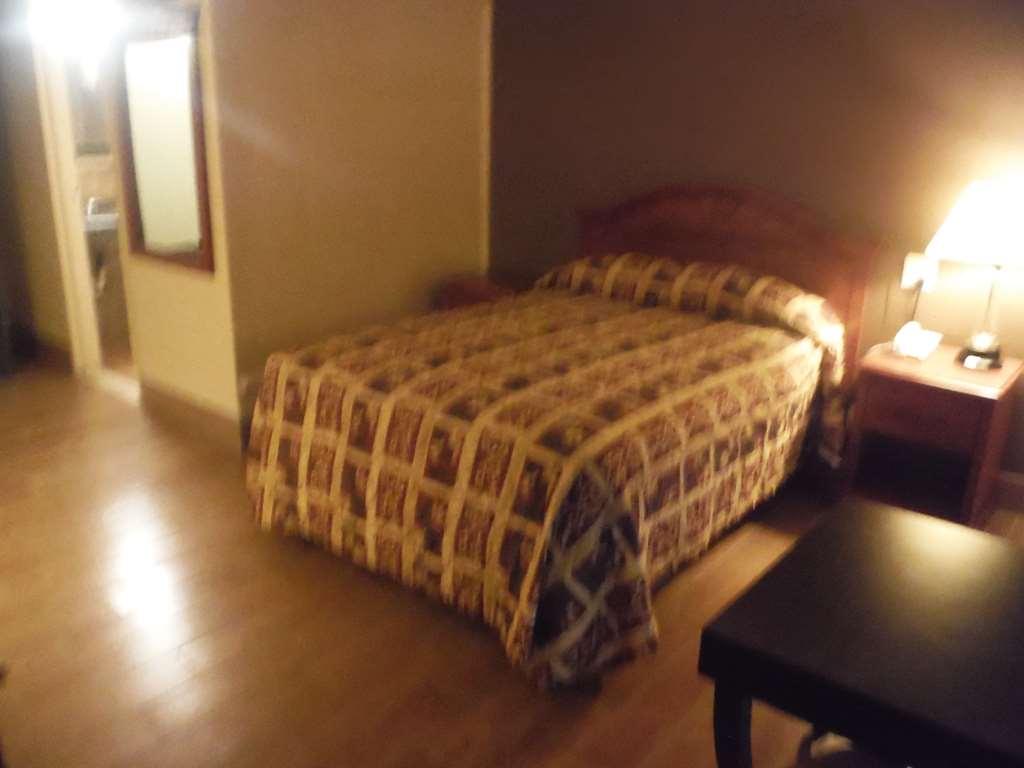 Hotel Budgetel &