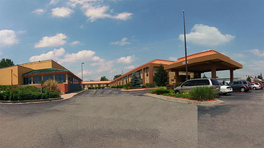 Clarion & Airport Hotel 3*