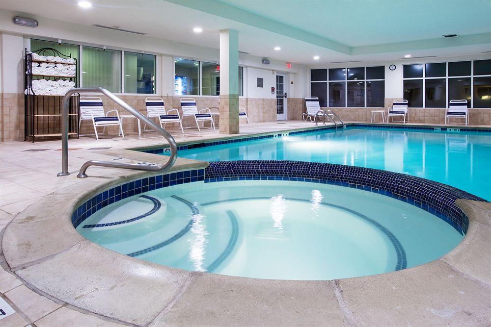 Hotel Express & Grand Rapids-north By Ihg Grand Rapids