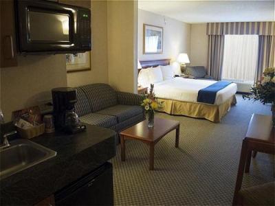 Express & Grand Rapids-north By Ihg 2*
