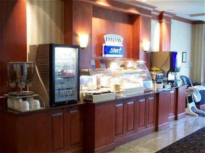Express & Grand Rapids-north By Ihg Hotel 2*