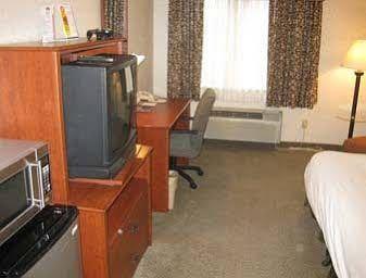 Baymont By Wyndham Airport 2*