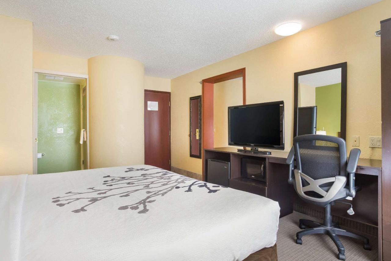 Sleep & 2* Grand Rapids