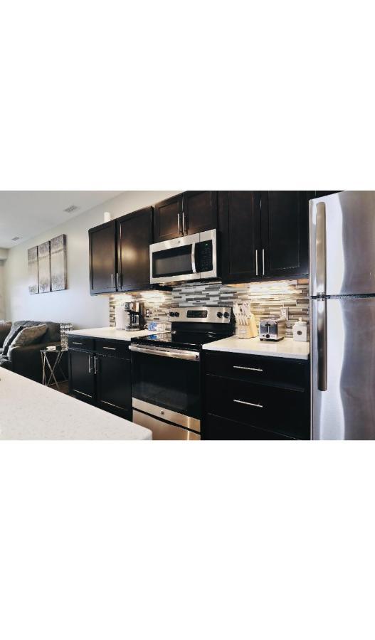 Breath Taking 2Br 2B Condo In The Heart Of Downtown Grand Rapids *