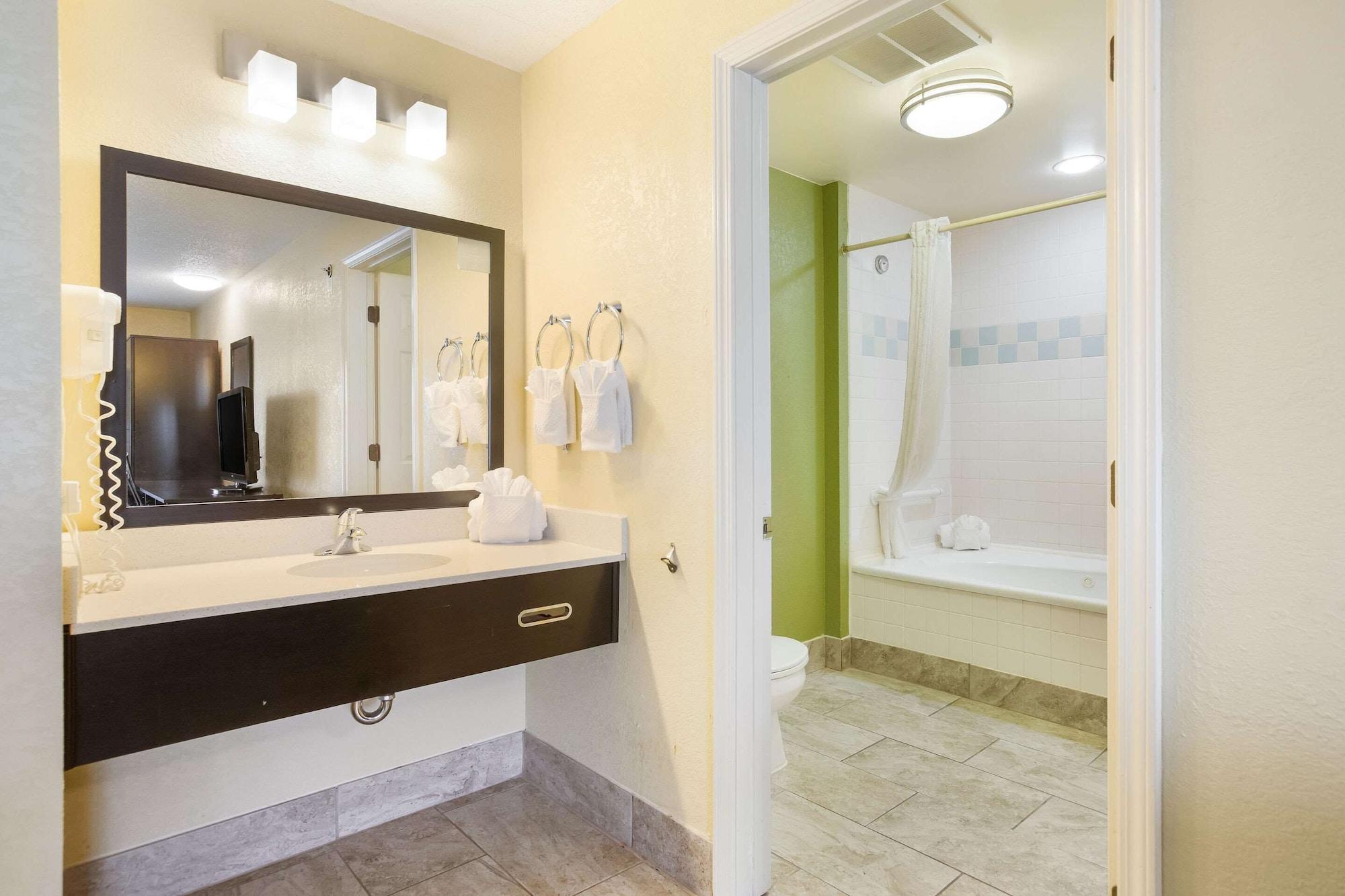 Hotel Sleep & Grand Rapids