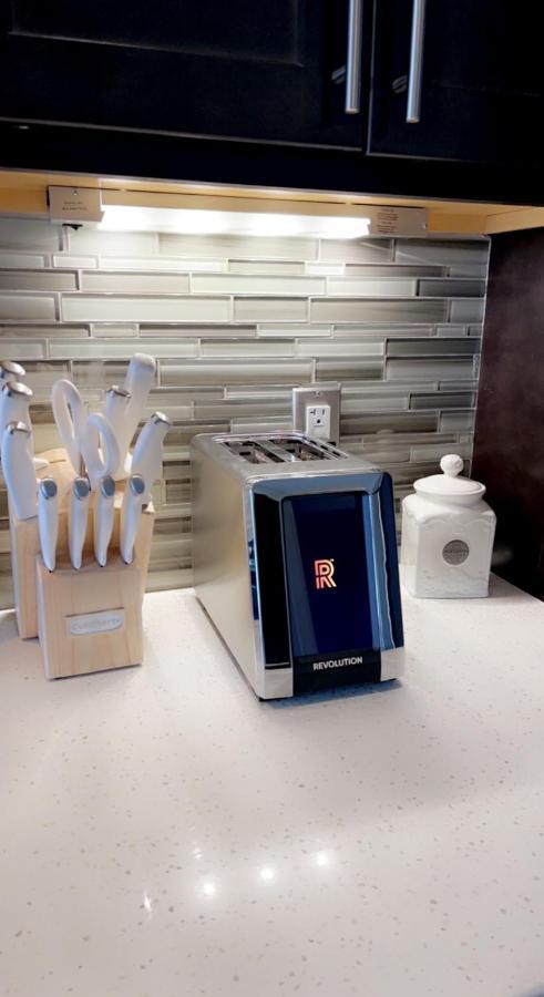 Breath Taking 2Br 2B Condo In The Heart Of Downtown Grand Rapids Apartment *