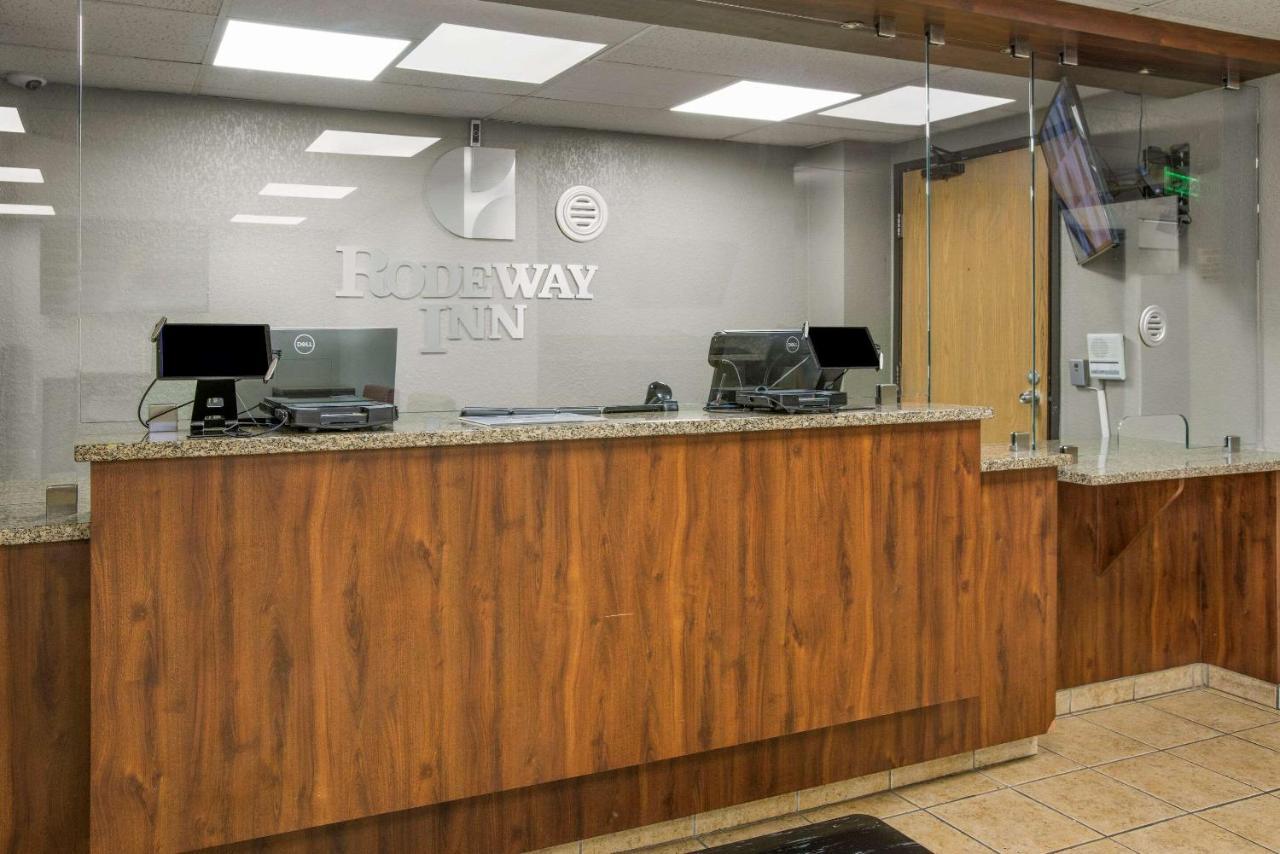 Rodeway Hotel 2*