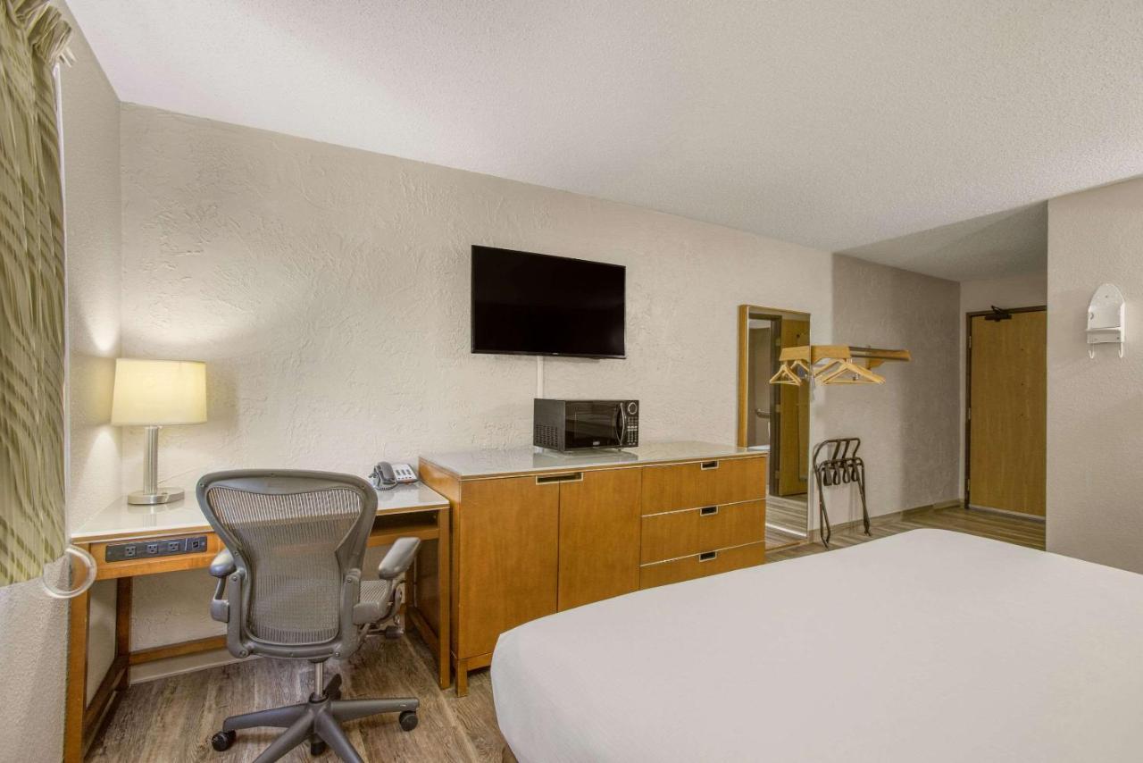 Hotel Rodeway 2*