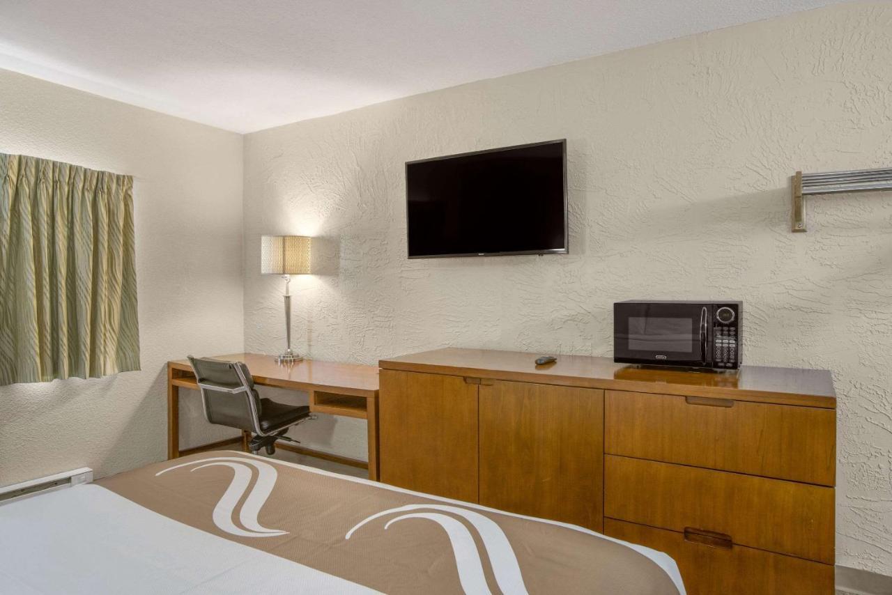 Rodeway Hotel