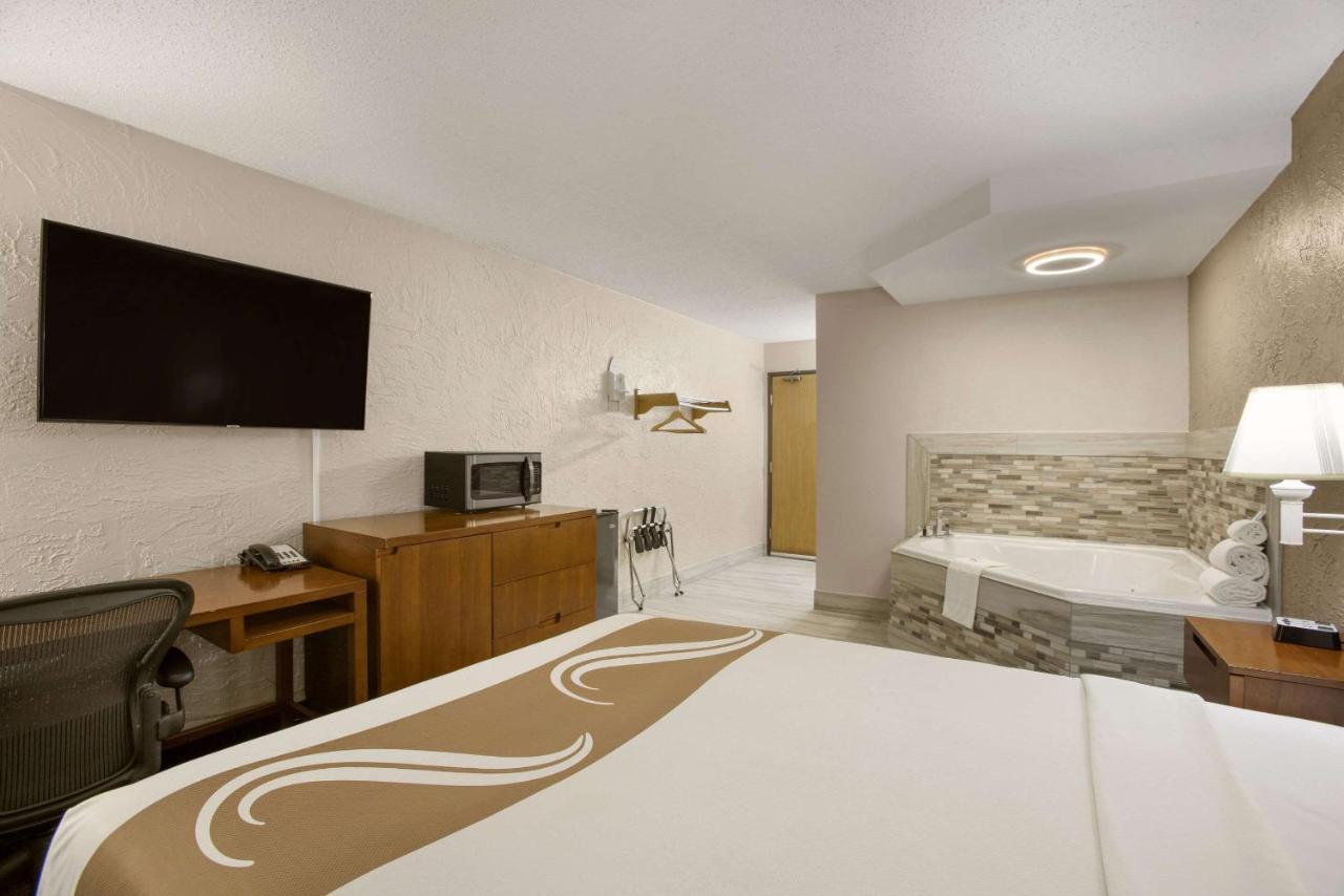Rodeway Hotel