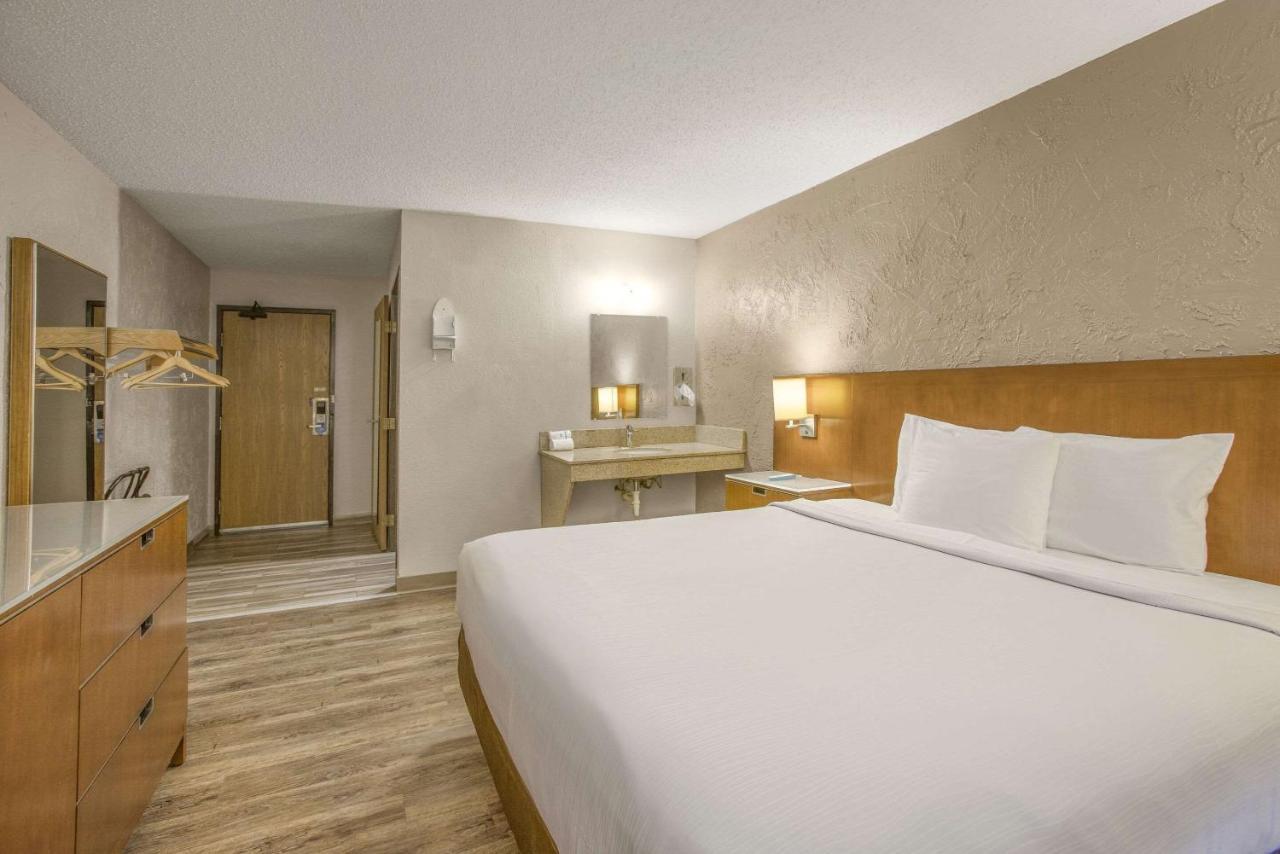 Hotel Rodeway Grand Rapids