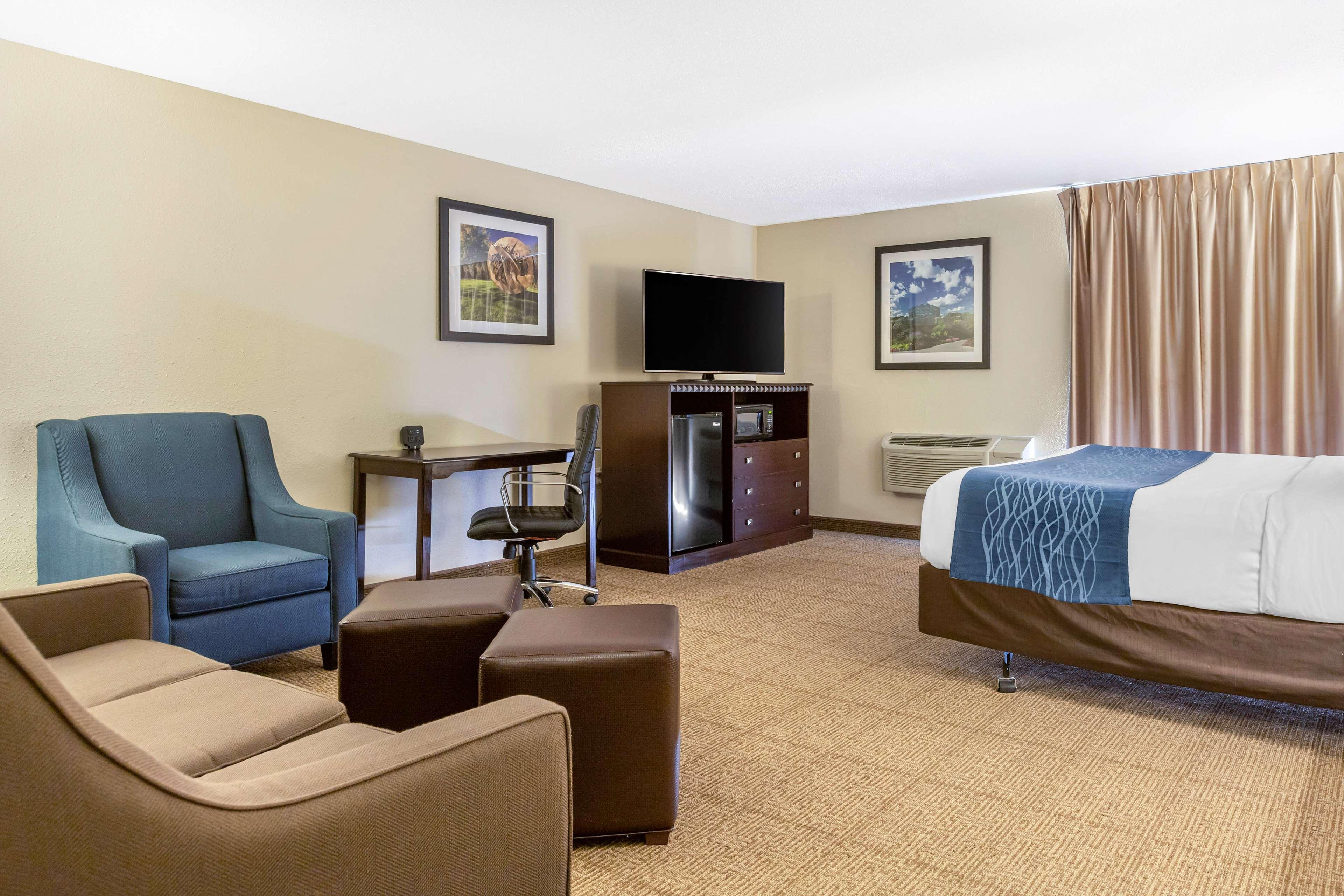Inn Comfort Airport 2*