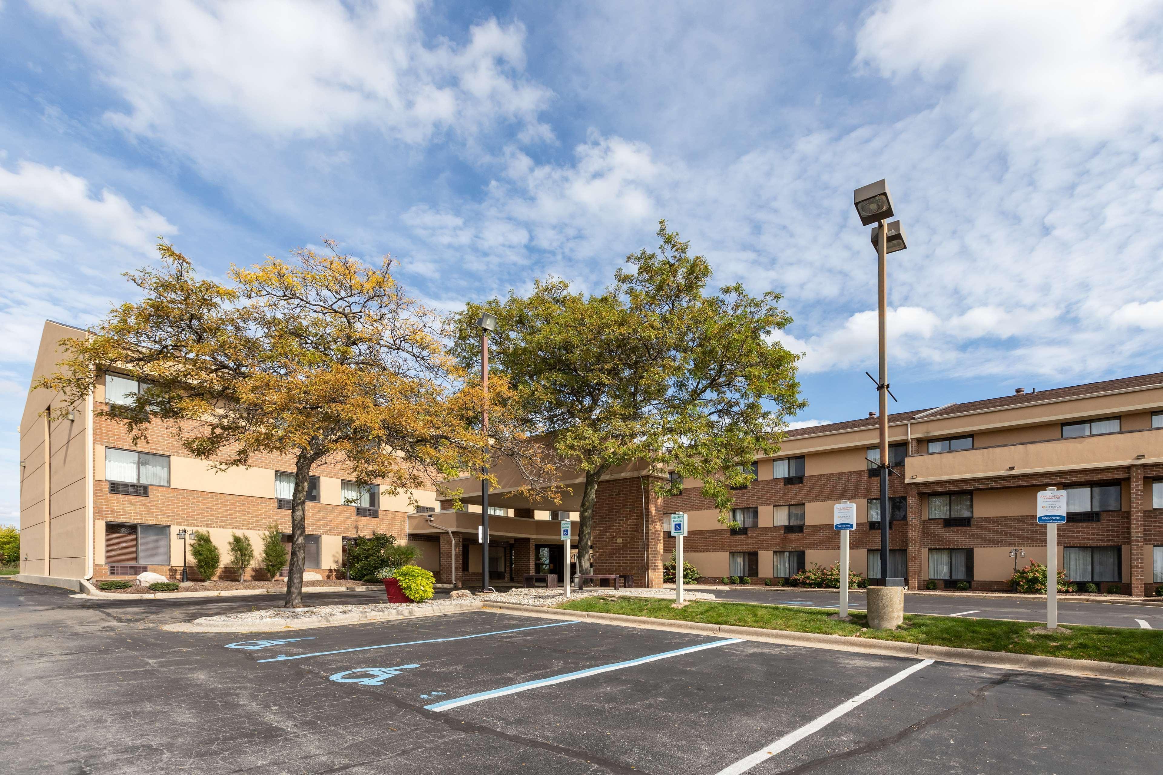 Comfort Airport Inn 2*