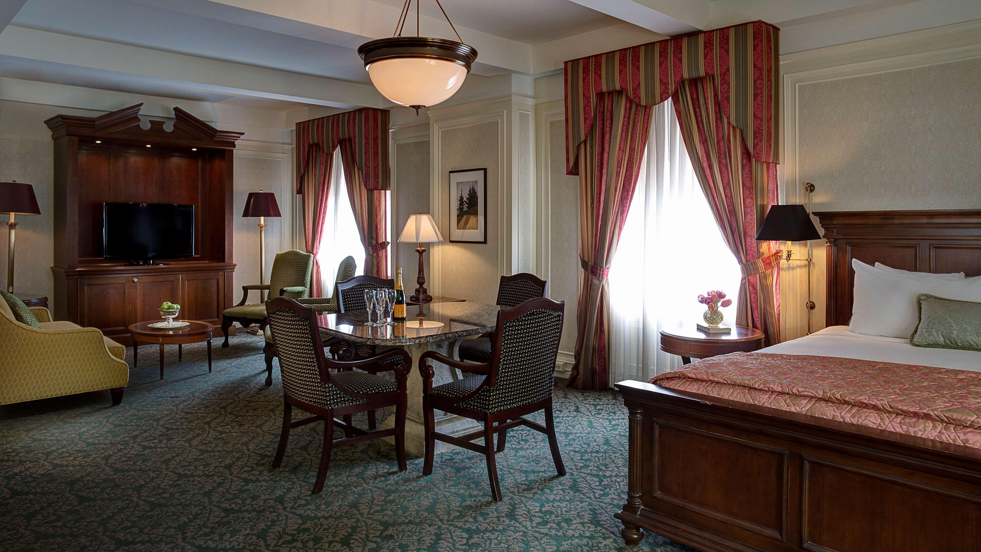 Hotel Amway Grand Plaza Hotel, Curio Collection By Hilton Grand Rapids