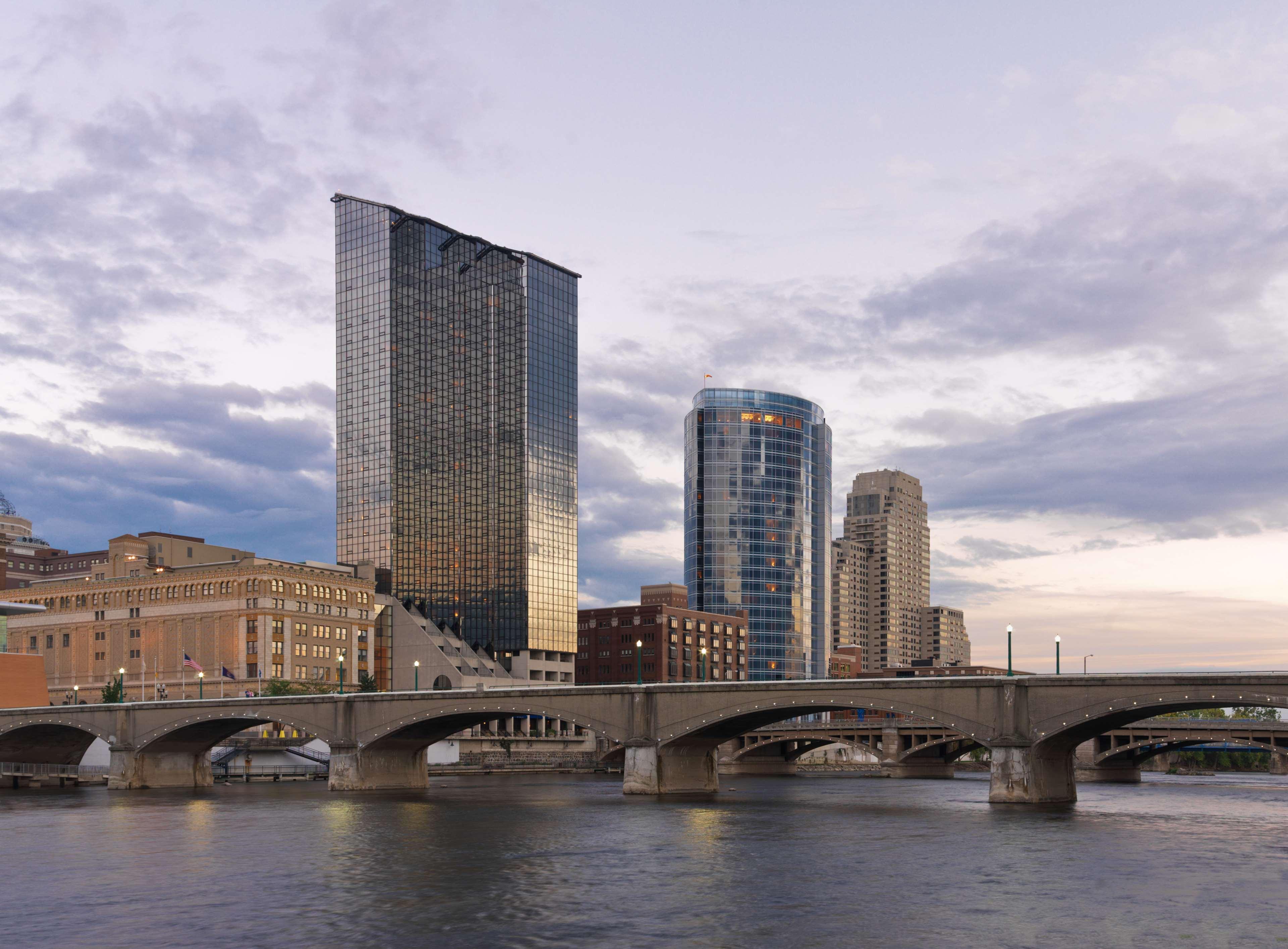 Amway Grand Plaza Hotel, Curio Collection By Hilton Hotel Grand Rapids