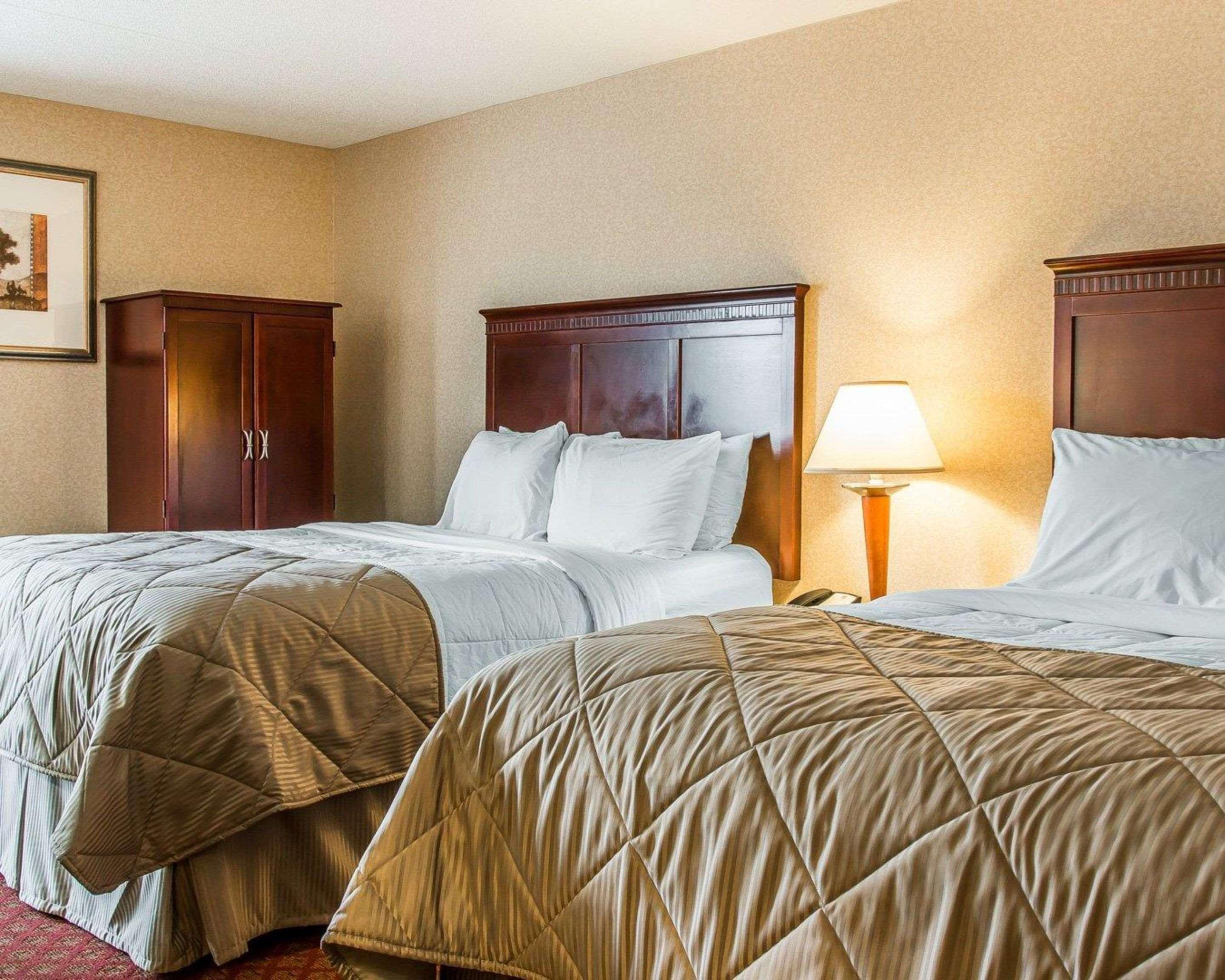 Clarion & Airport Hotel