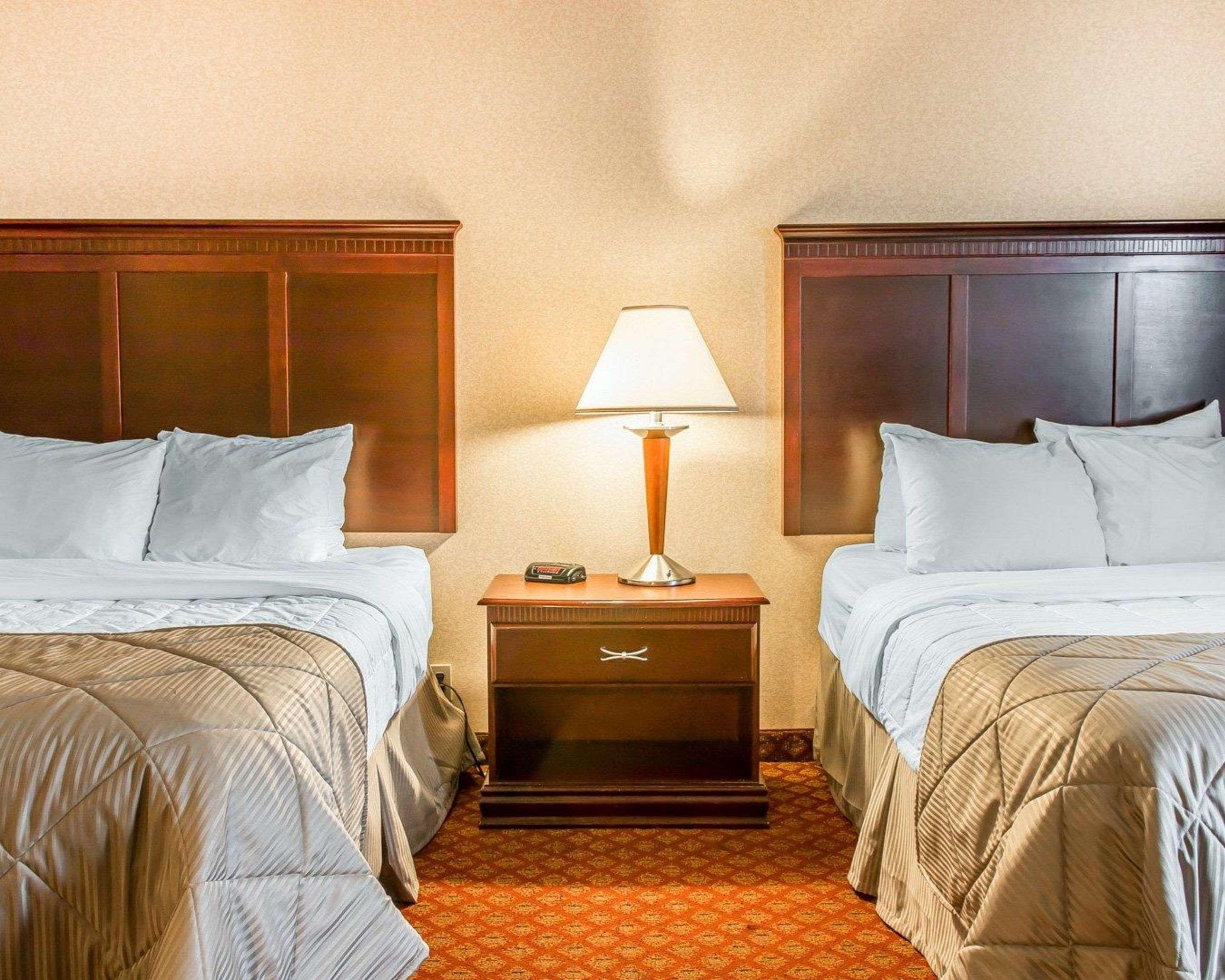 Clarion & Airport Hotel Grand Rapids