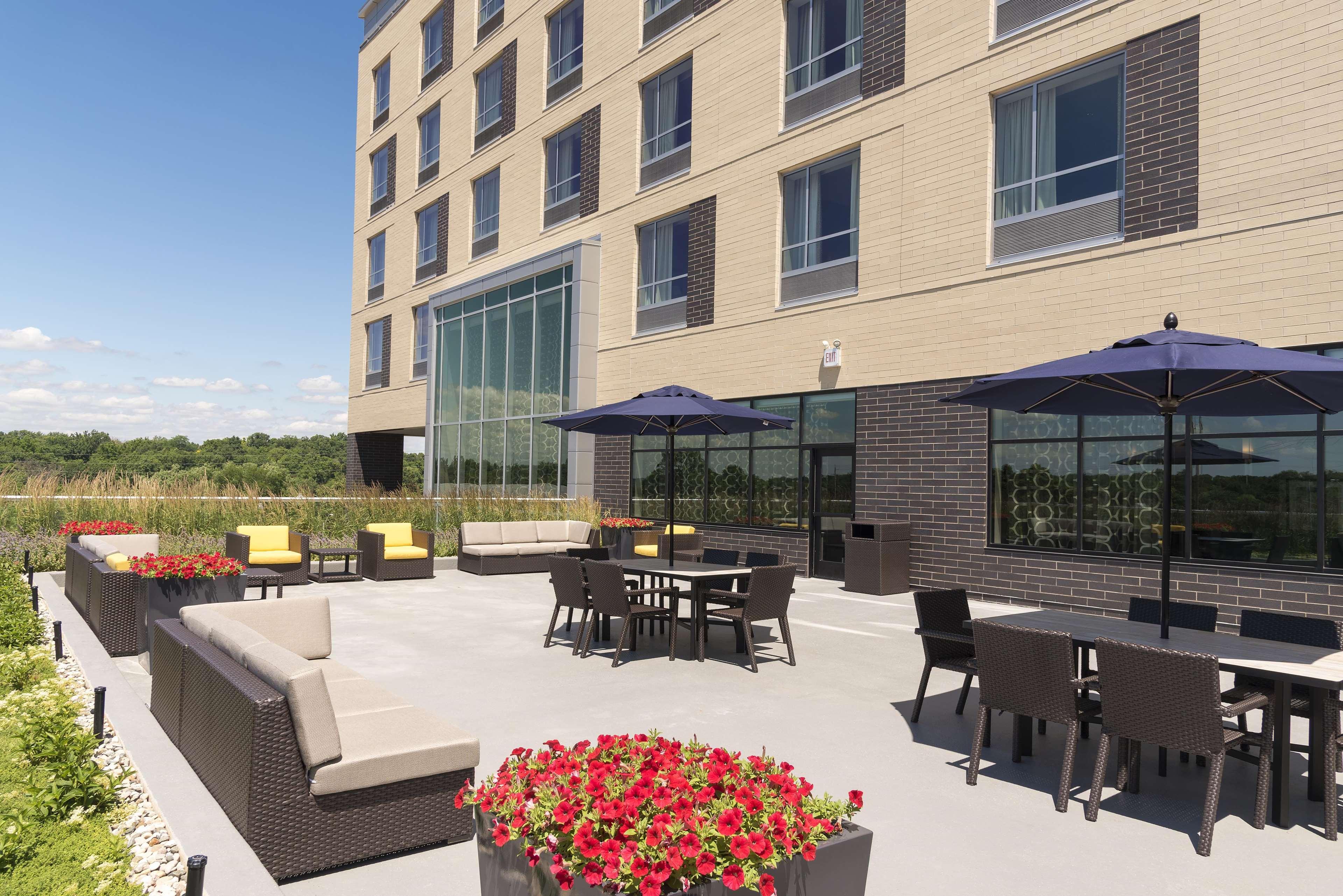 Hotel Hampton & Downtown Grand Rapids