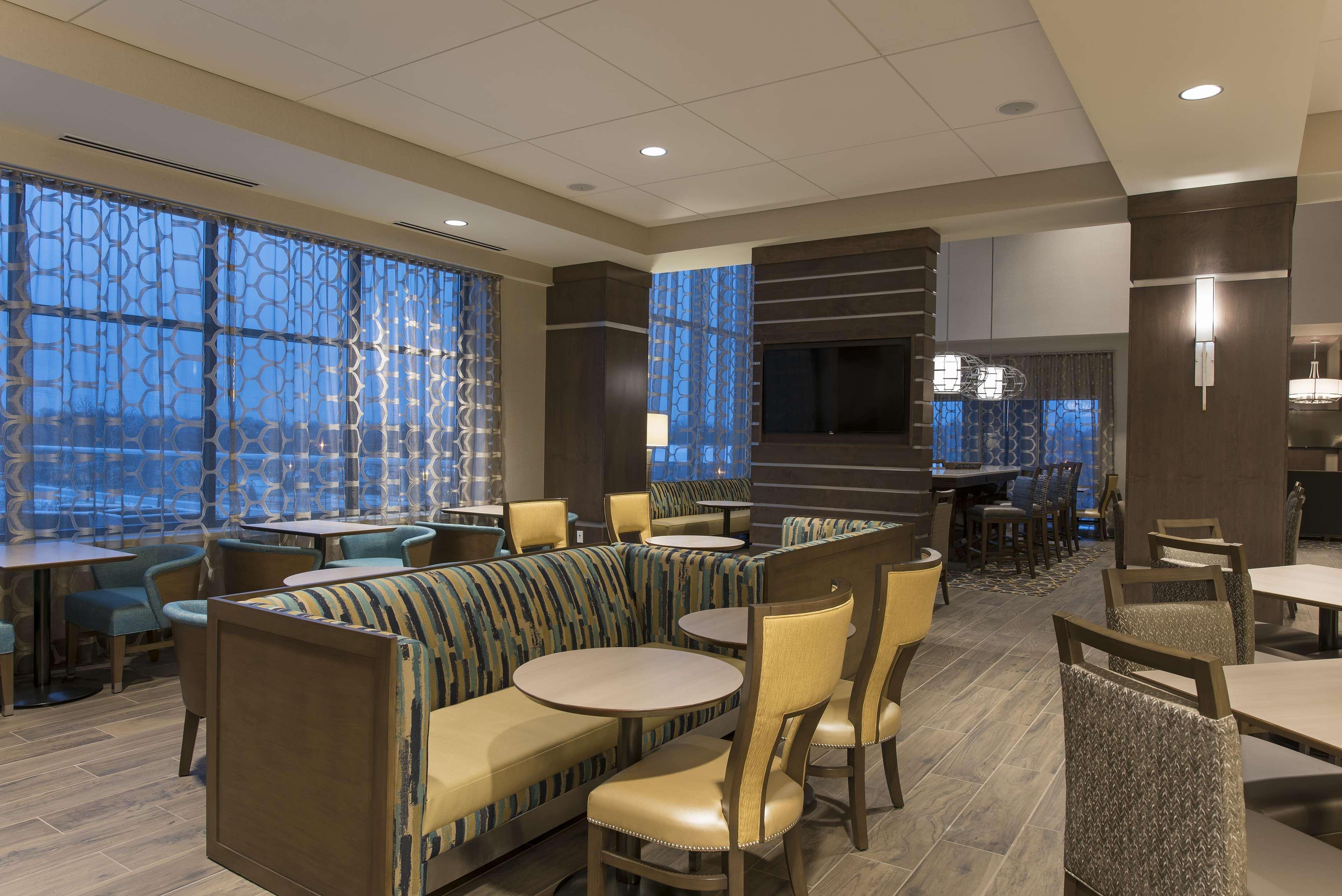 Hampton & Downtown Hotel 3*