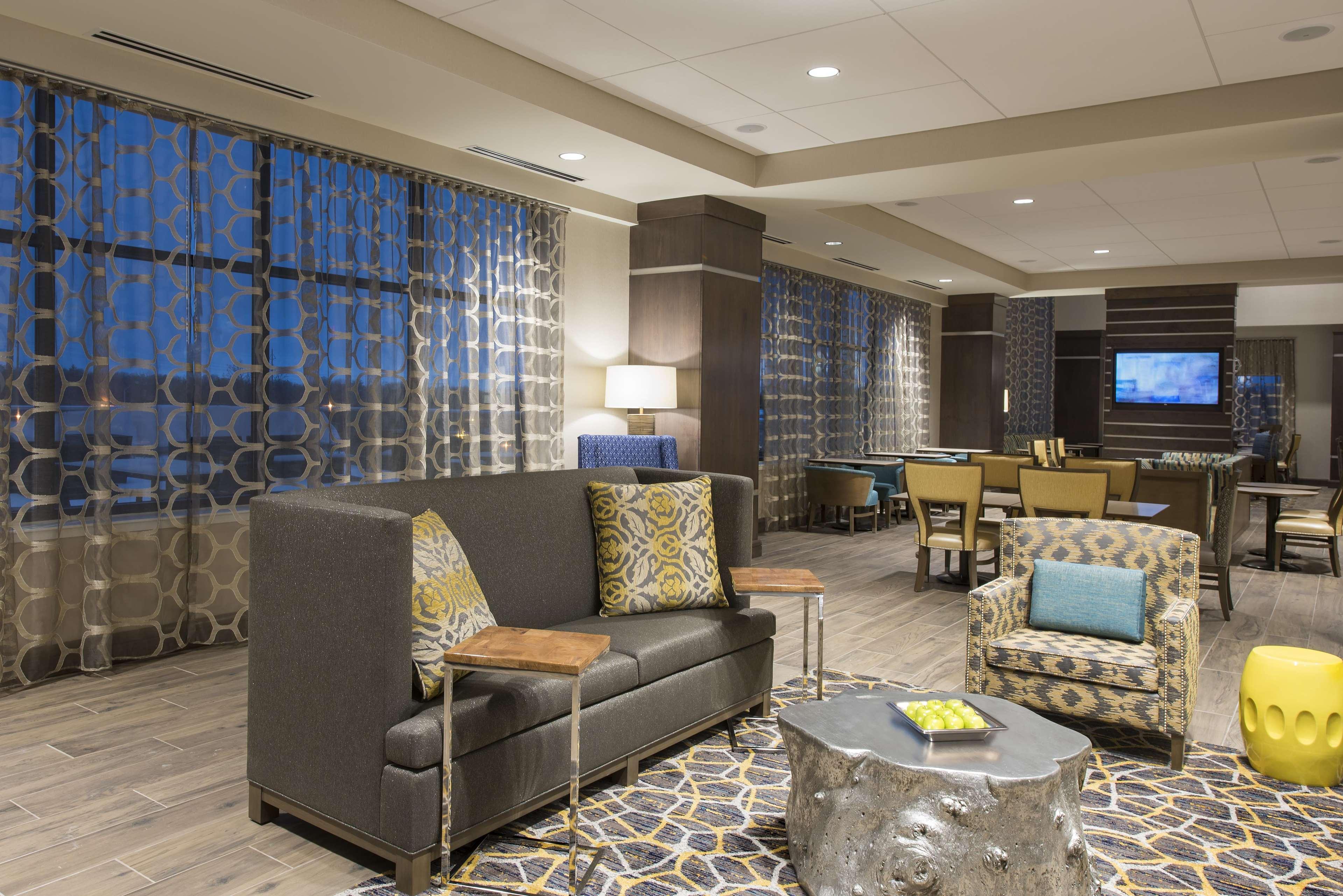 Hampton & Downtown 3* Grand Rapids