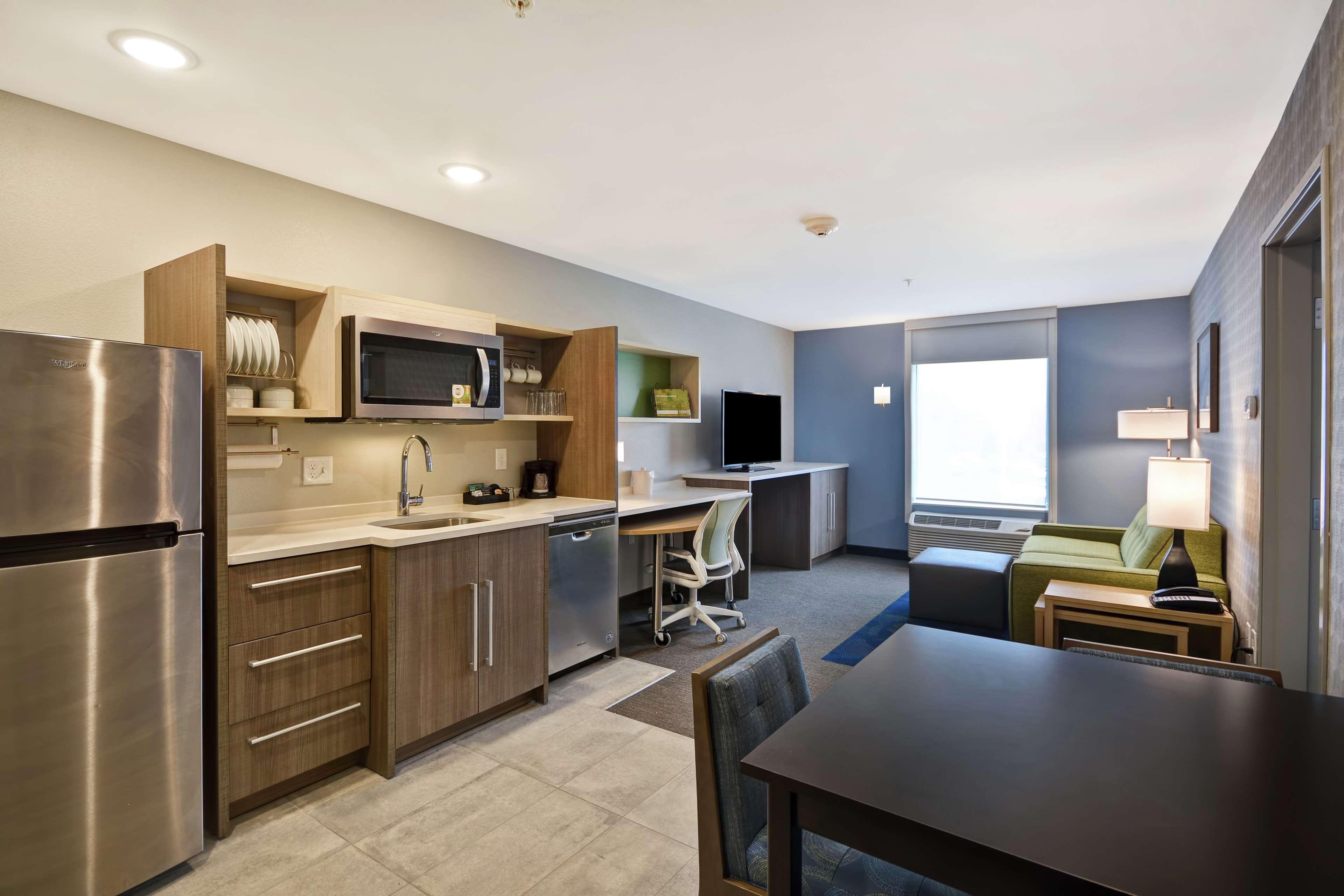 Hotel Home2 By Hilton North Grand Rapids
