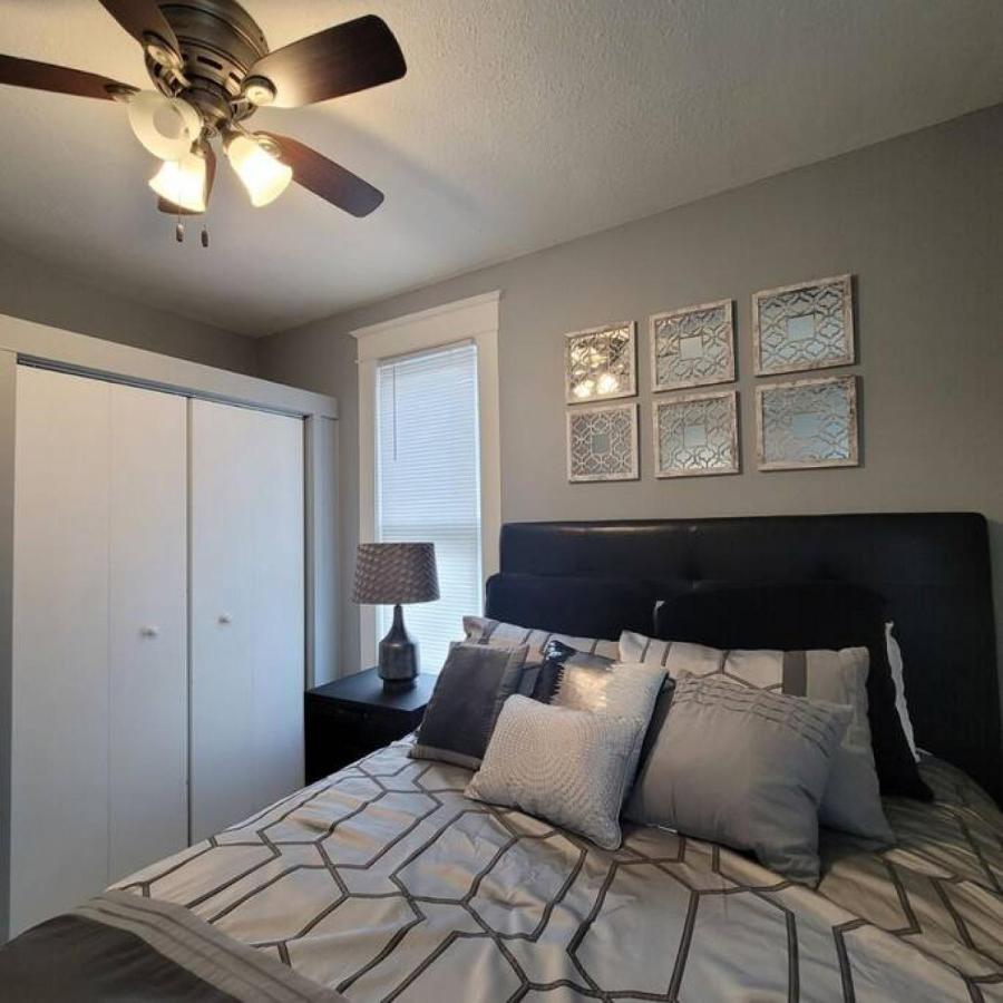 Retreat 4 - Downtown Getaway Apartment Grand Rapids