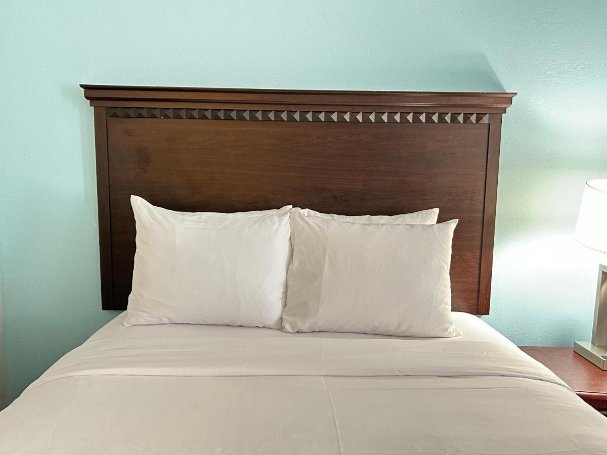 Hotel Clarion & Airport Grand Rapids