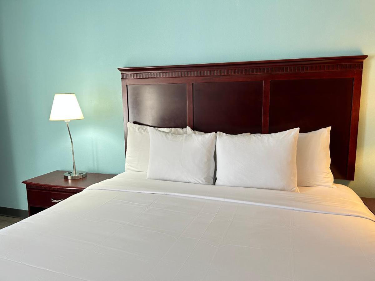 Hotel Clarion & Airport Grand Rapids
