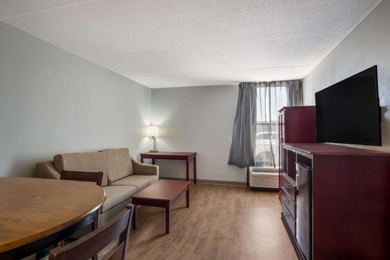 Clarion & Airport 3*