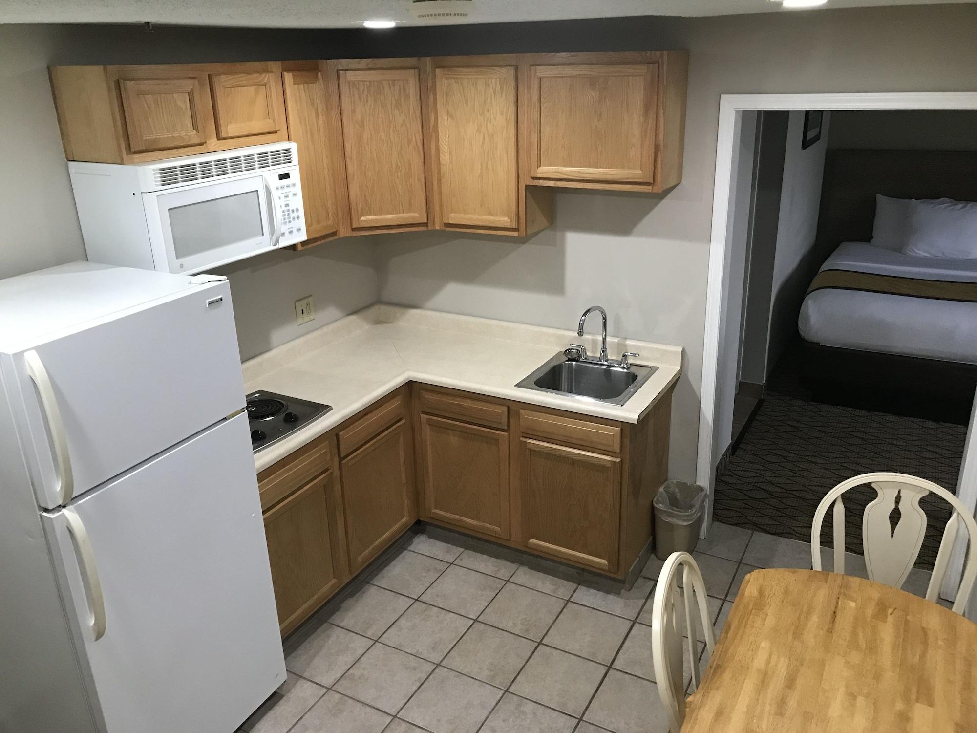 Hotel Baymont By Wyndham Airport Grand Rapids