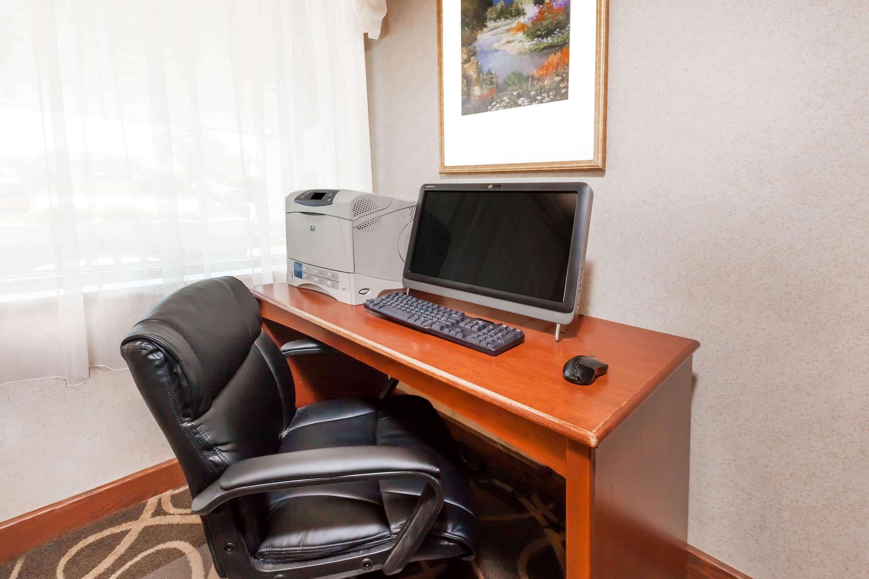 Hotel Baymont By Wyndham Airport