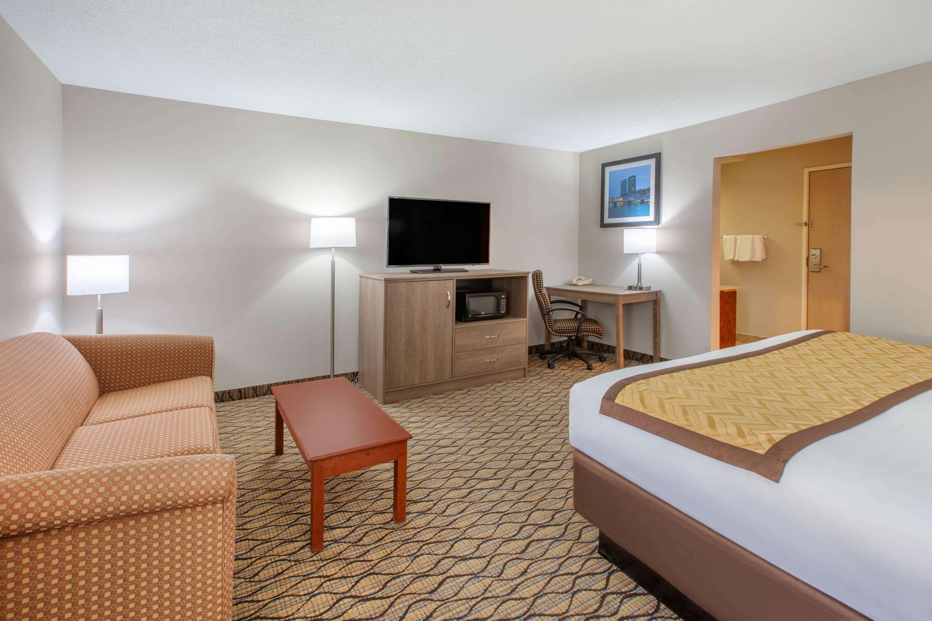 Baymont By Wyndham Airport