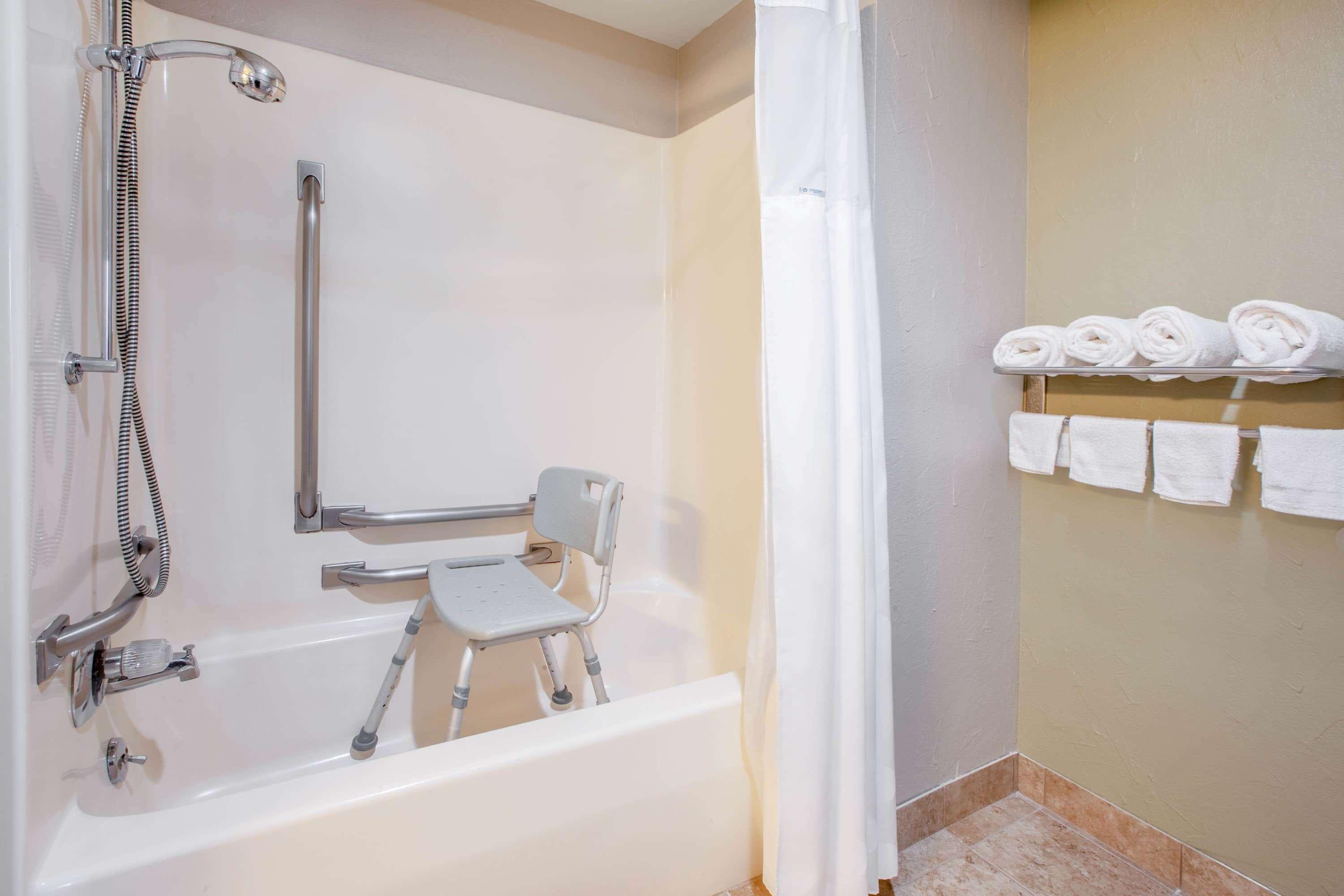 Baymont By Wyndham Airport Grand Rapids