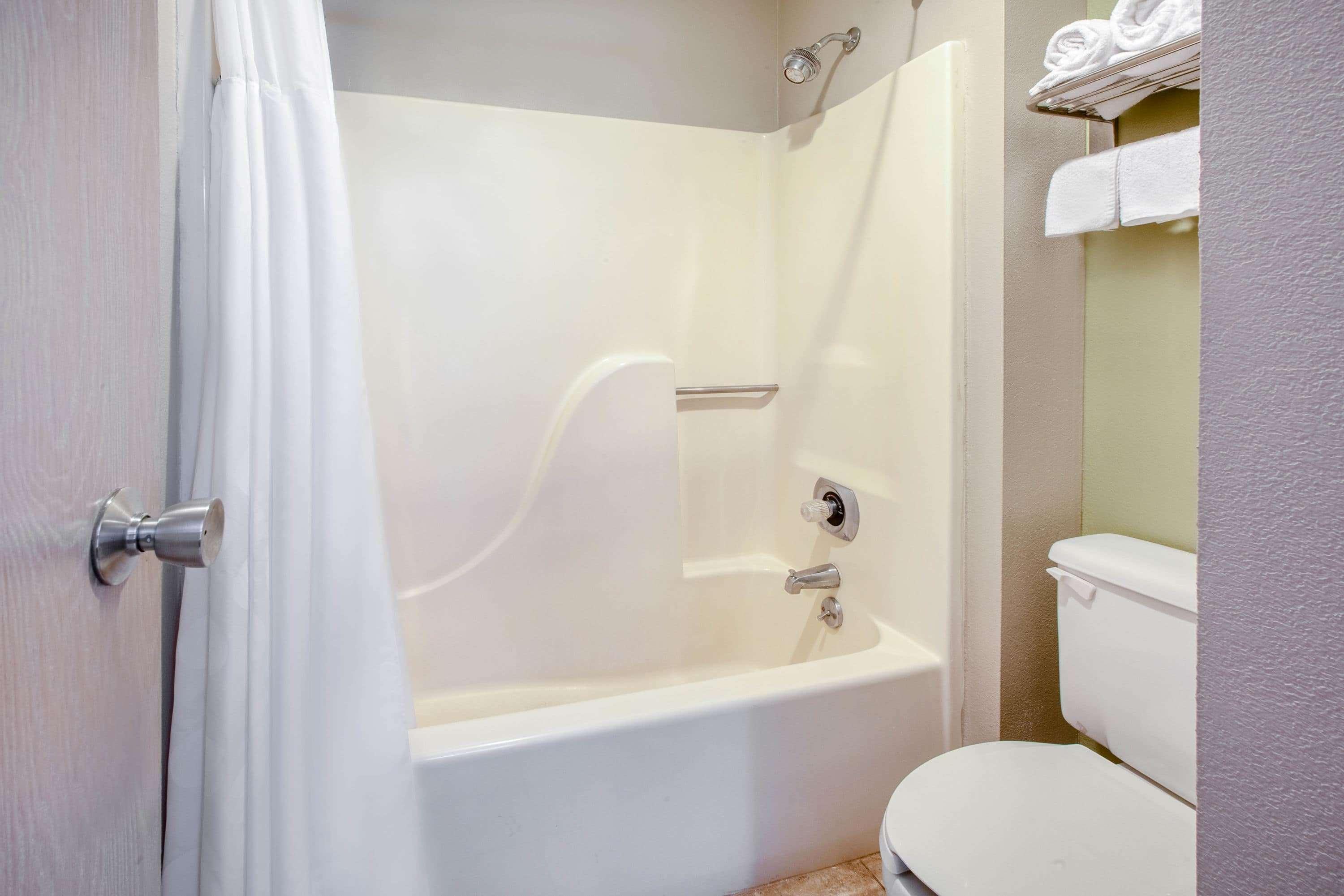 Baymont By Wyndham Airport Hotel 2*