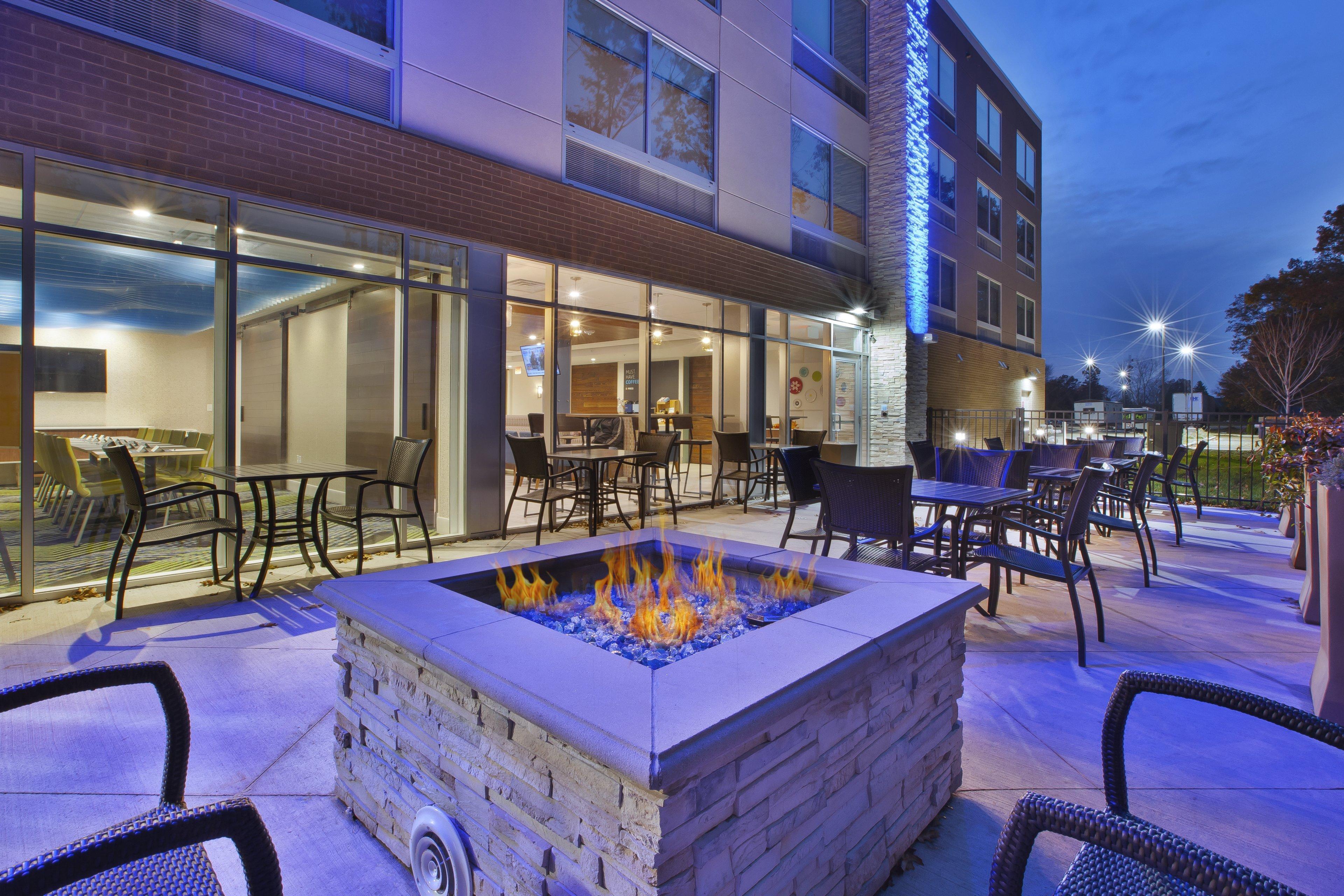 Express & Airport North By Ihg Hotel Grand Rapids