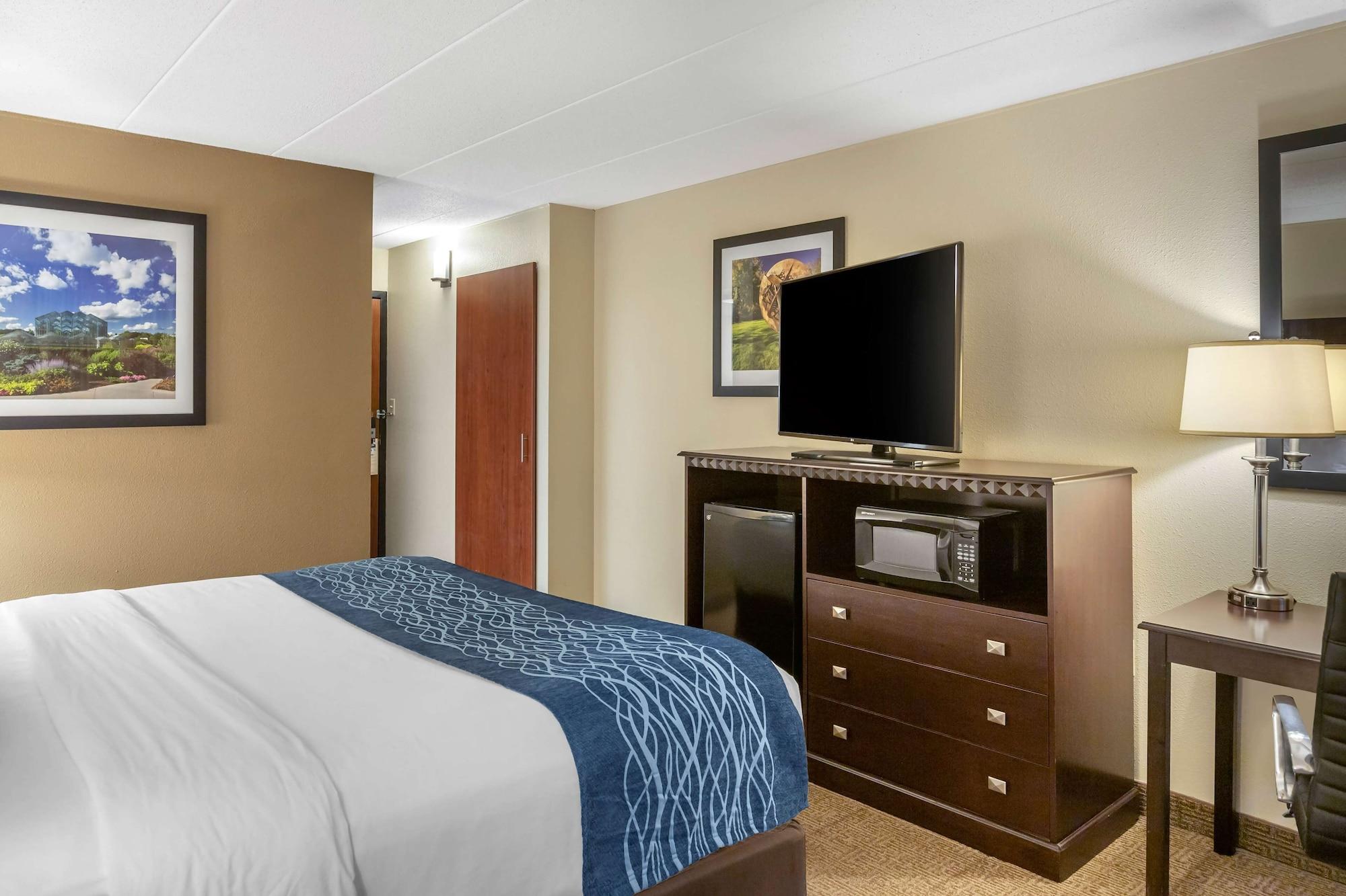 Inn Comfort Airport 2*