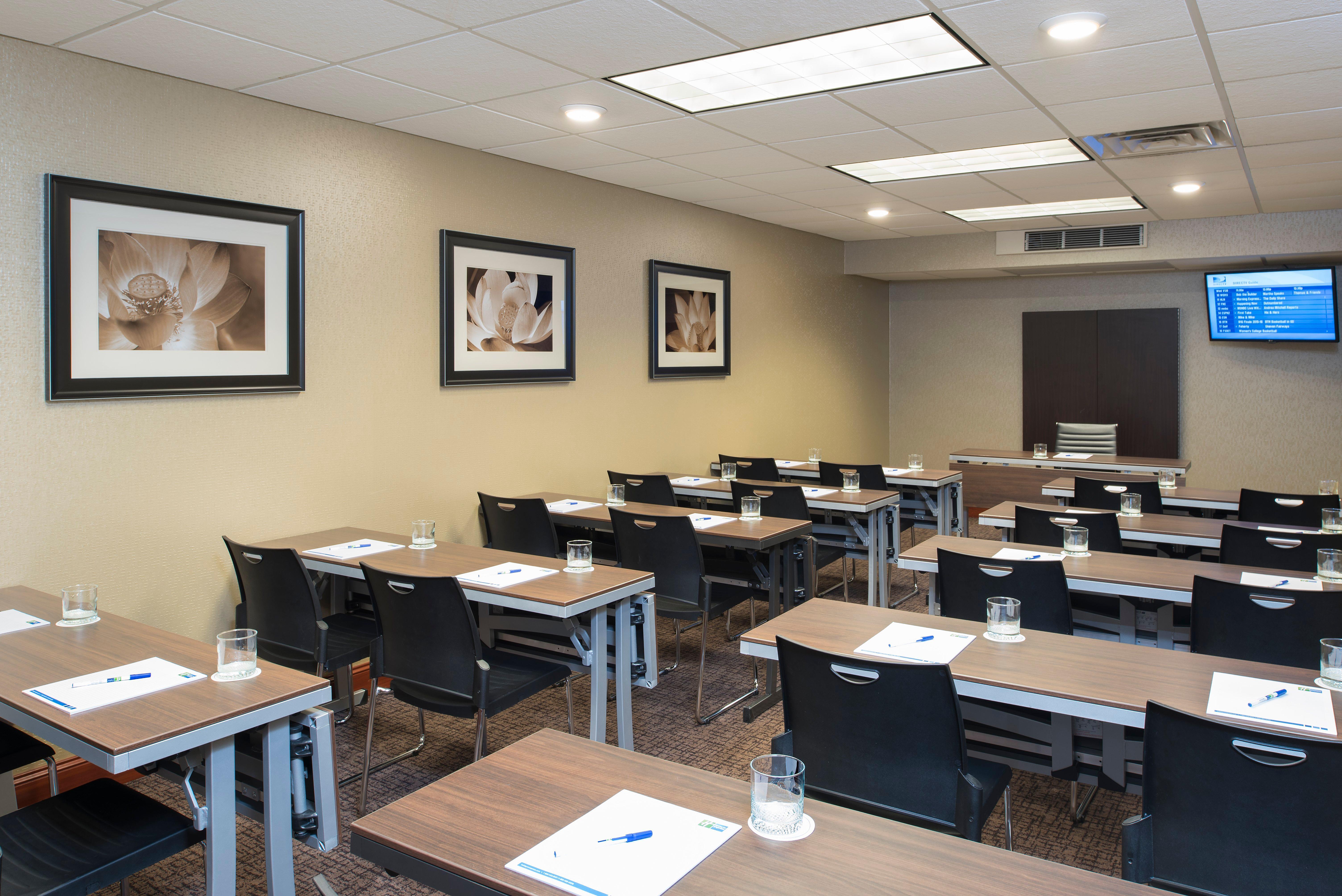 Express & Grand Rapids-north By Ihg 2* Grand Rapids