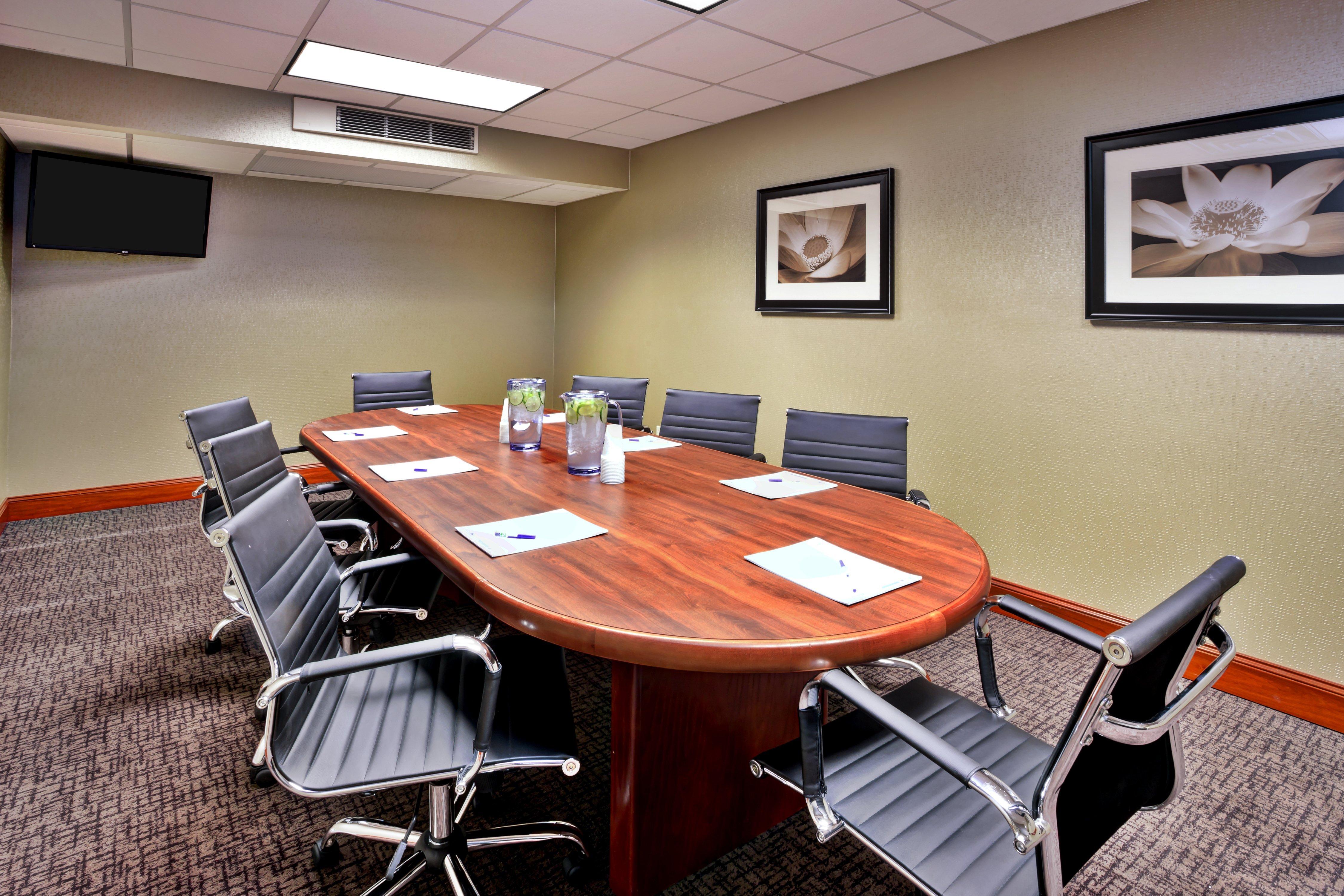 Express & Grand Rapids-north By Ihg 2*